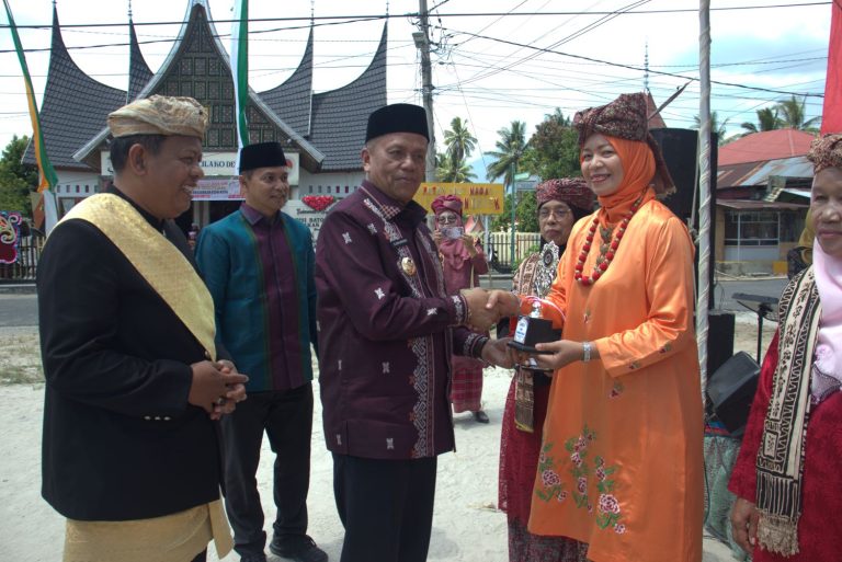 Pemko Payakumbuh Apresiasi Budaya Batogak Rumah Manaiakkan Kudo – Kudo