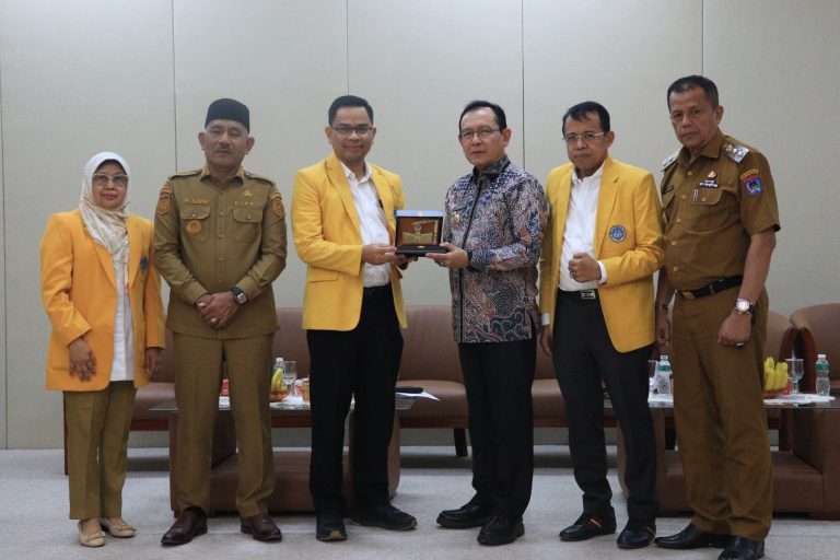 Wako Payakumbuh Zulmaeta Hadiri Pembukaan Pengabdian Masyarakat