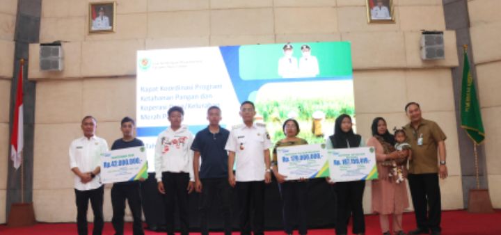 Pemkab Tapsel Terus Mendorong Peningkatan Kesejahteraan Masyarakat Melalui Program Strategis Berbasis Koperasi Dan Ketahanan Pangan Desa.
