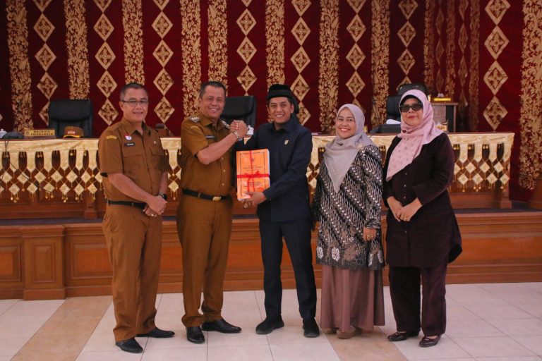 Pemko Payakumbuh Sampaikan Nota Keuangan APBD 2025