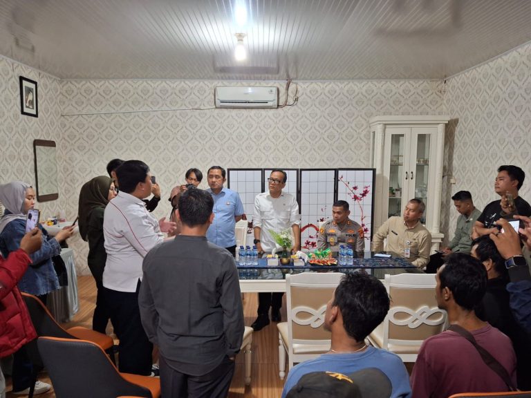 Gaji Buruh Tidak Di bayar Wamenaker Sidak Perusahan Di Kota Depok