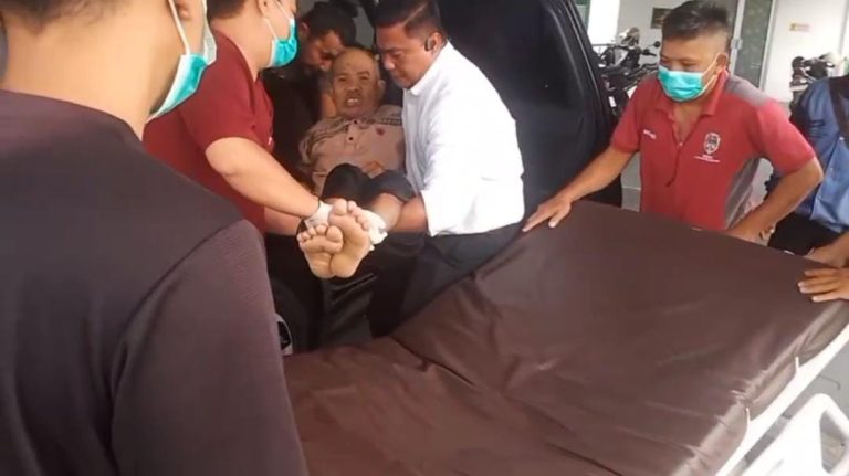 Aksi Cepat Tanggap, Kasat Reskrim Polres Melawi Bantu Warga