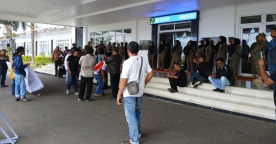 Aliansi Masyarakat Tabagsel Bersatu (MTB) Lakukan Unjuk Rasa Damai Di Kantor Bupati Sipirok Terkait Dugaan Scandal CSR BI.