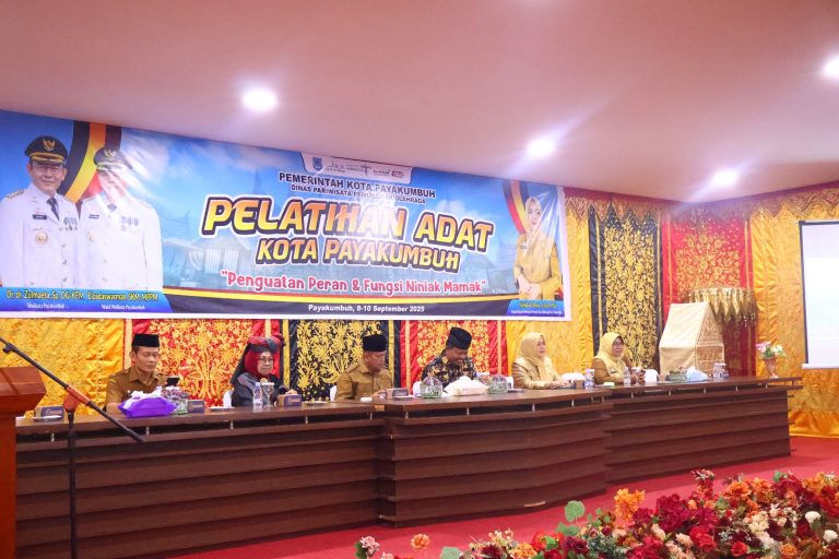 Wawako Payakumbuh Elzadaswarman Buka  Secara Resmi Pelatihan Adat