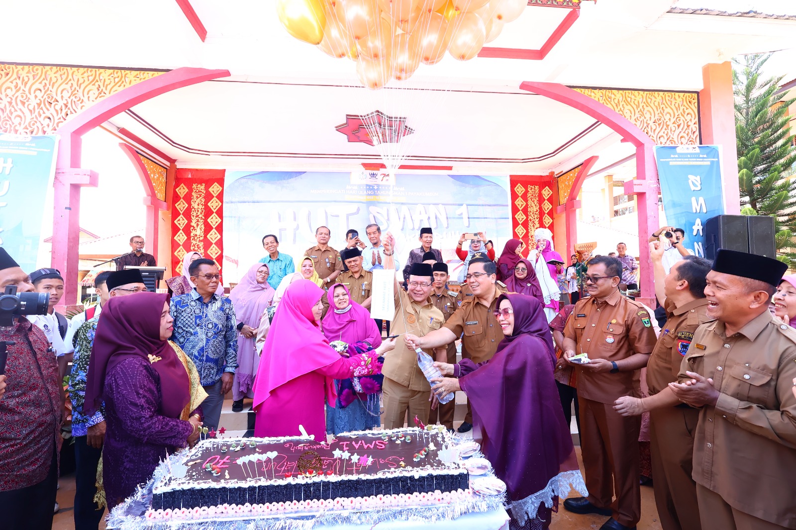 HUT Ke 70 SMAN 1 Payakumbuh Berlansung Meriah HUT Ke 70 SMAN 1 Payakumbuh Berlansung Meriah