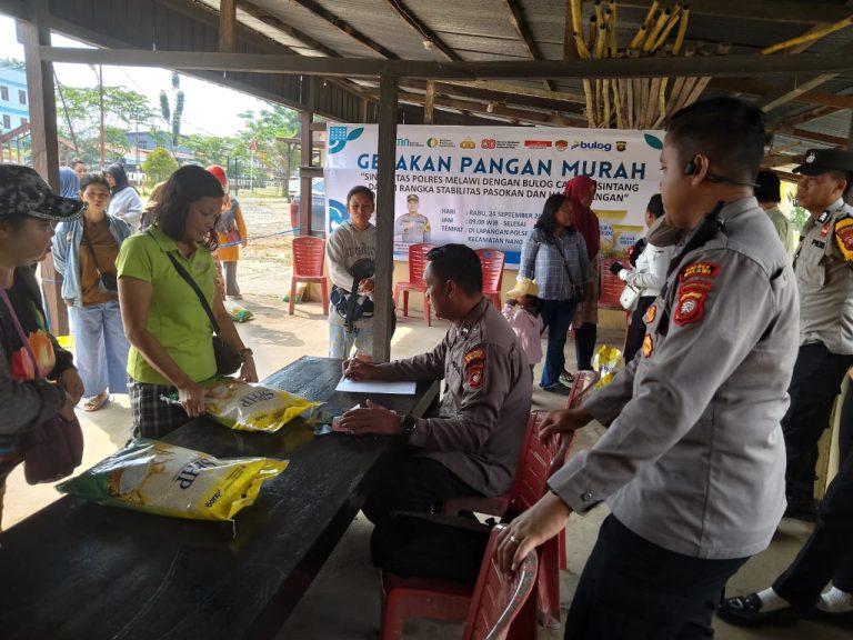 Gerakan Pangan Murah Polsek Nanga Pinoh Ramai Didatangi Warga