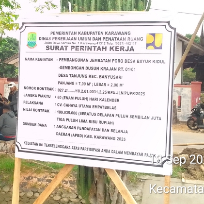 CV Cahaya Empat Belas Kerjakan Jembatan Diduga Gunakan Pasir Merah Mirip Bercampur Lumpur. CV Cahaya Empat Belas Kerjakan Jembatan Diduga Gunakan Pasir Merah Mirip Bercampur Lumpur.