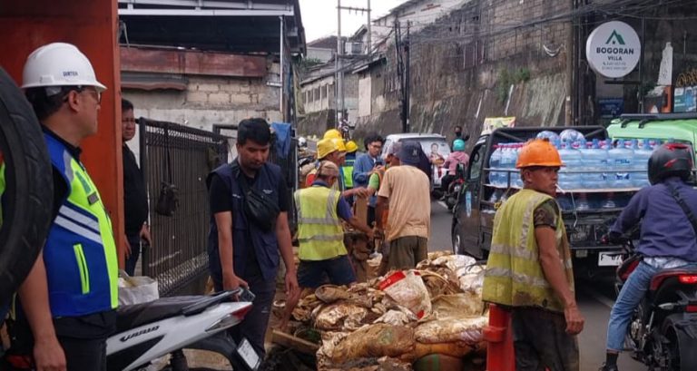 Bocor berulang2, Tirta Pakuan Ganti 12″Pipa Bocor berulang2, Tirta Pakuan Ganti 12″Pipa