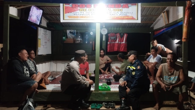 Tim Satbinmas Polres Melawi Sambangi 3 Pos Satkamling Di Desa Baru, Kades Eet Imbau Warga Jaga Soliditas Warga