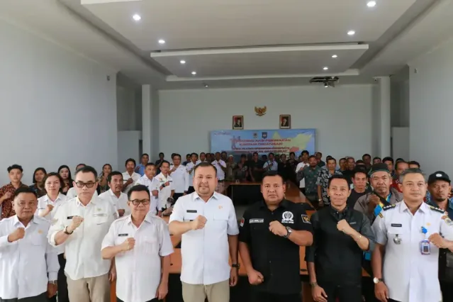 Bupati Melawi Terima Langsung Audiensi Masyarakat Sayan Terkait Pemekaran Desa