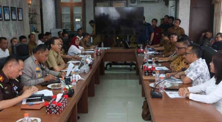 Bupati Tapsel Lakukan Pertemuan Dengan Menteri Perencanaan Pembangunan Nasional Di Jakarta.