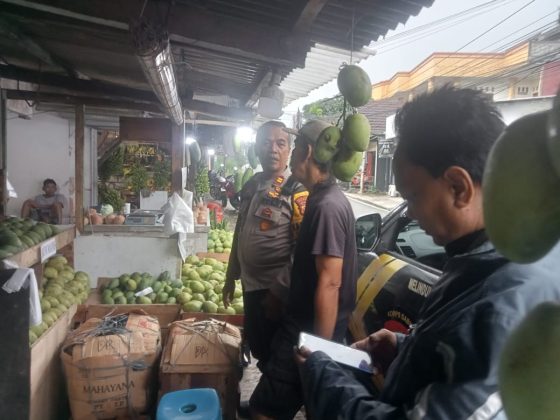 Kapolsek Tamansari Tutup Kios Obat Daftar G 2 Tamansari