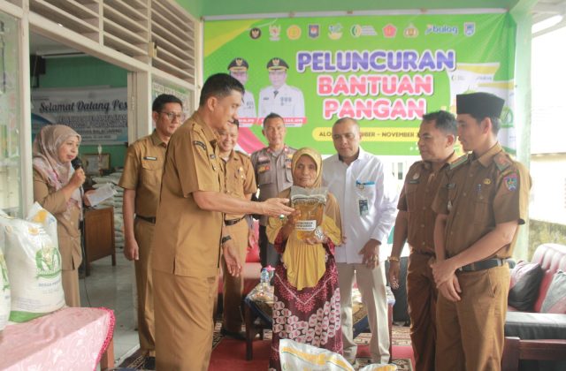 Pemko Payakumbuh Salurkan Bantuan Pangan 3 IMG 20251125 WA0004