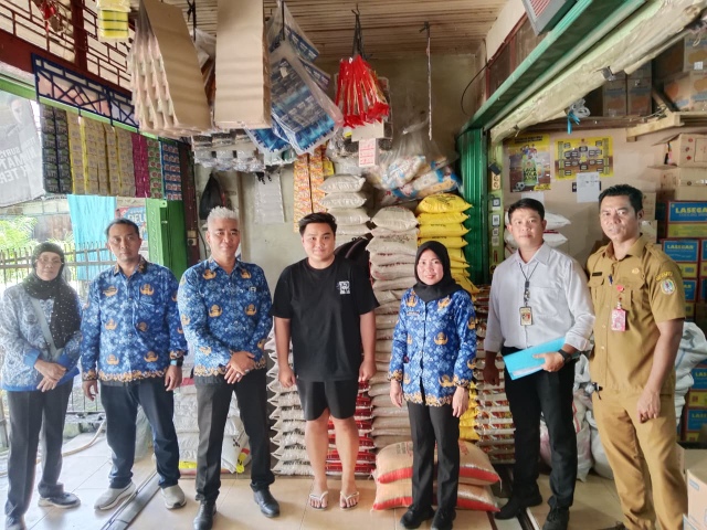 Pastikan HET Stabil, Satgas Pangan Polres Melawi Lakukan Monitoring