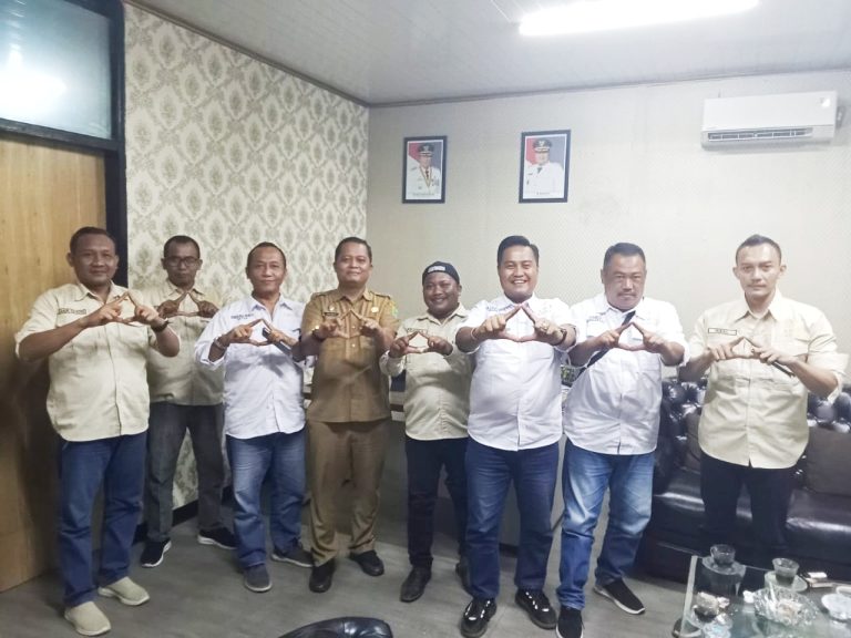 Kominfo Karawang Apresiasi Inisiatif AMKI Menuju Media Adaptif Terhadap Perkembangan Teknologi Informasi.