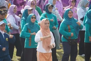 Ketua DWP Agnesia Bulan Marindo Hadiri Peringatan HUT KORPRI Dan Hari Ibu. 1 IMG 20251212 WA00271