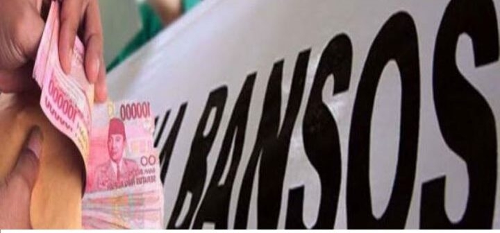 Diduga Pembagian Bansos Di Alihkan, Warga Meminta Perangkat Desa Transparansi.