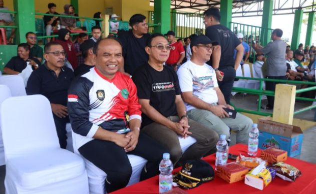 Bupati Tapsel Dan Wali Kota Padangdidimpuan Berpartisipasi Langsung Dalam Laga Amal Sepak Bola Untuk Korban Bencana Tapsel.