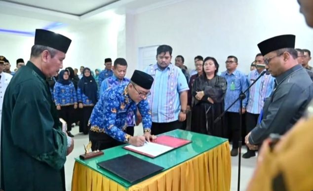 Rahmad Marzuki Nasution Resmi Dilantik Sebagai Sekda Kota Padangsidimpuan Bersama Puluhan Pejabat Lainnya.