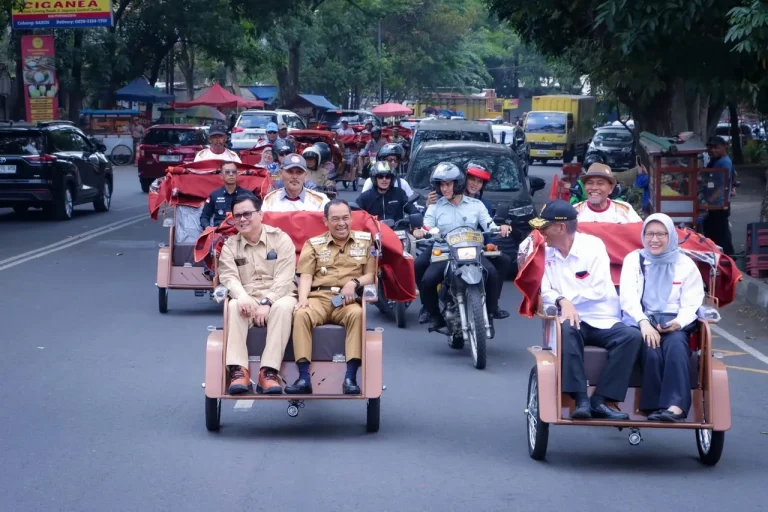 100 Becak Listrik Bantuan Presiden Diserahkan di Cimahi