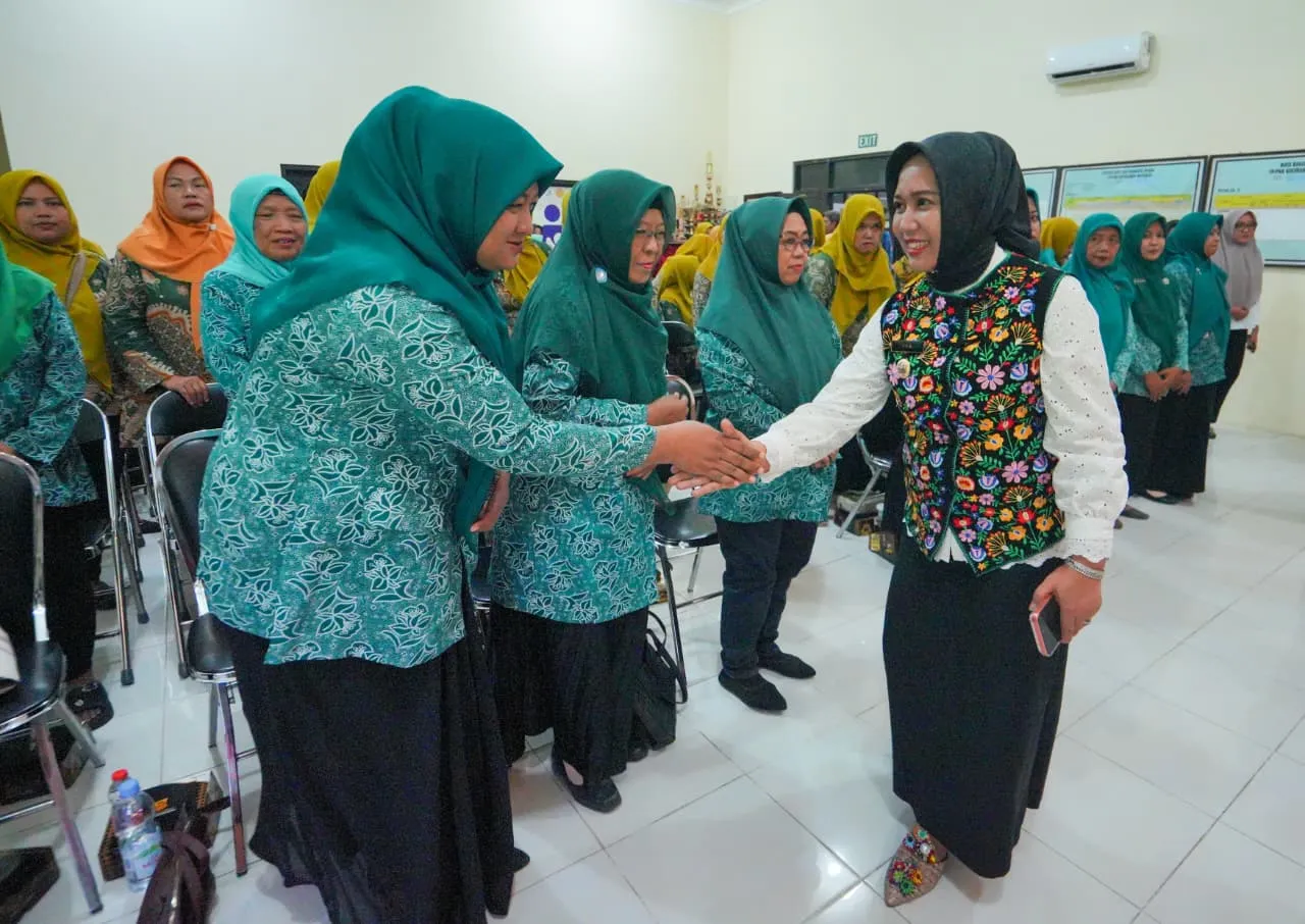 Ning Ita Minta Pelaporan Posyandu 6 SPM Tertib Tiap Bulan