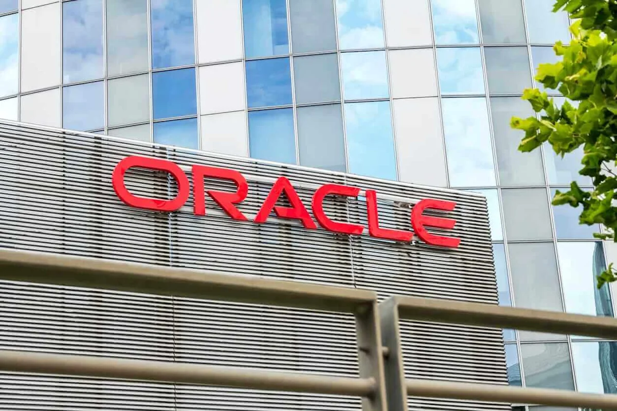 Saham Oracle Turun 45%, Burry Sebut Penipuan Umum