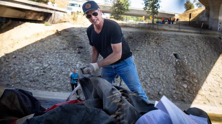 Newsom: Tunawisma Tanpa Tempat Tinggal California Turun 13%