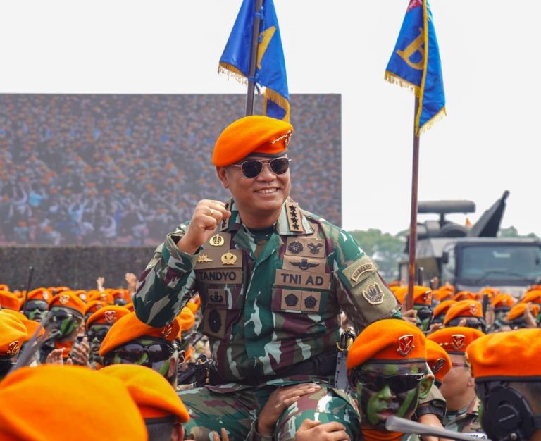 Panglima TNI hingga Kasad Jadi Warga Kehormatan Korpasgat