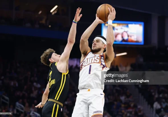 Booker Berpesta 43 Poin, Suns vs Warriors Berakhir Manis bagi Phoenix di Kandang