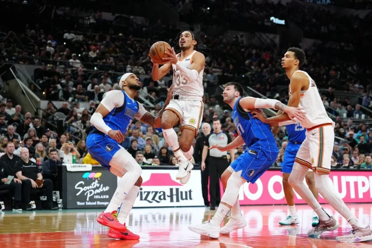 Mavericks vs Spurs: Flagg Absen, Irving Diragukan, Dallas Andalkan Kedalaman Skuad