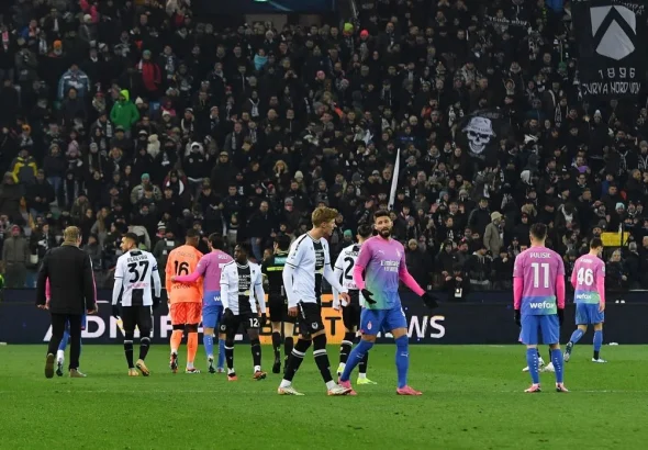 Mike Maignan Minta Maaf Usai Kartu Merah, Ternyata Ini Deretan Kontroversi Sang Kiper AC Milan